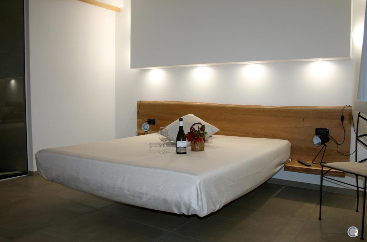 Punta Bianca Suite & Home Experience อากริเจนโต ภายนอก รูปภาพ